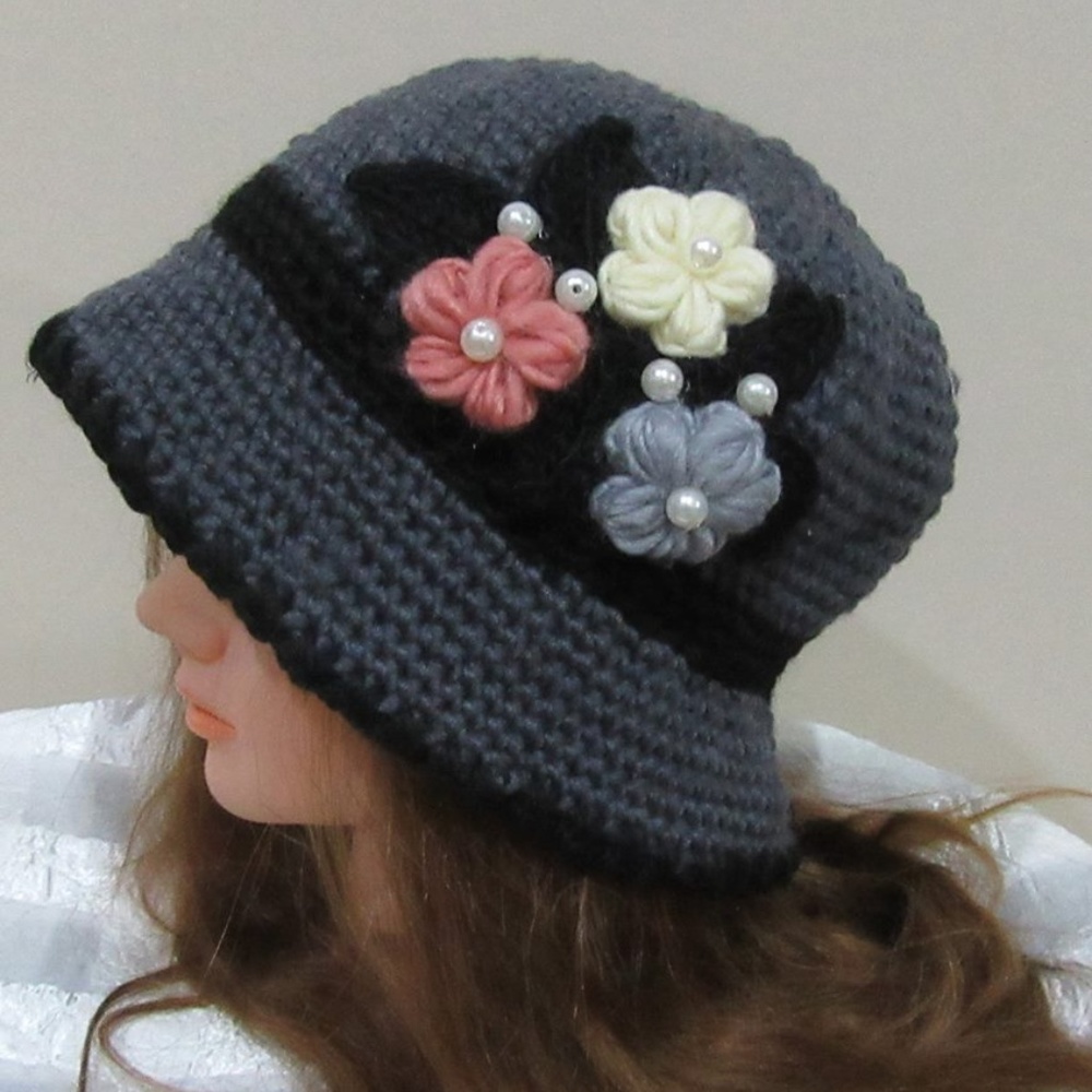 Knit Hat with pearls - 100% Polyester